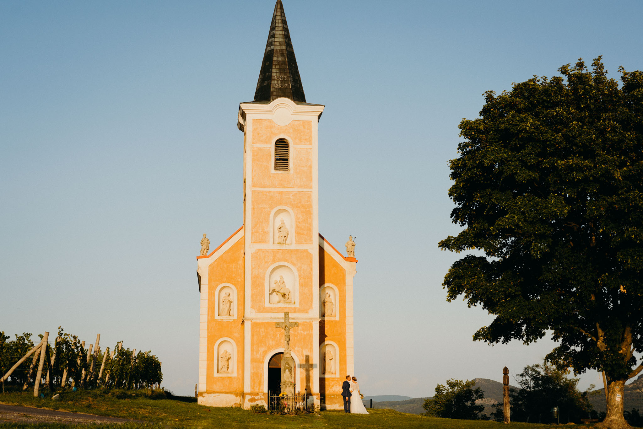 mg gabi es gabor editorial